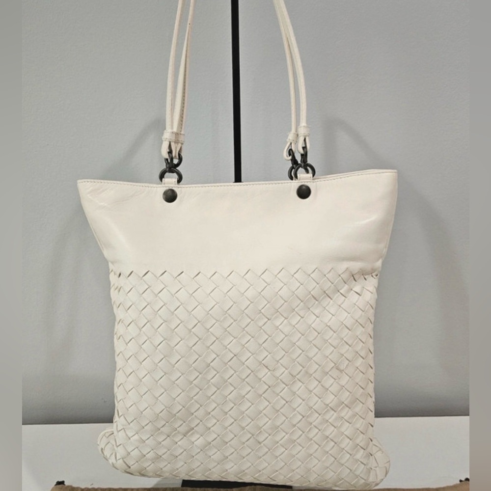 Bottega Veneta White Intrecciato Leather Tote Medium Size